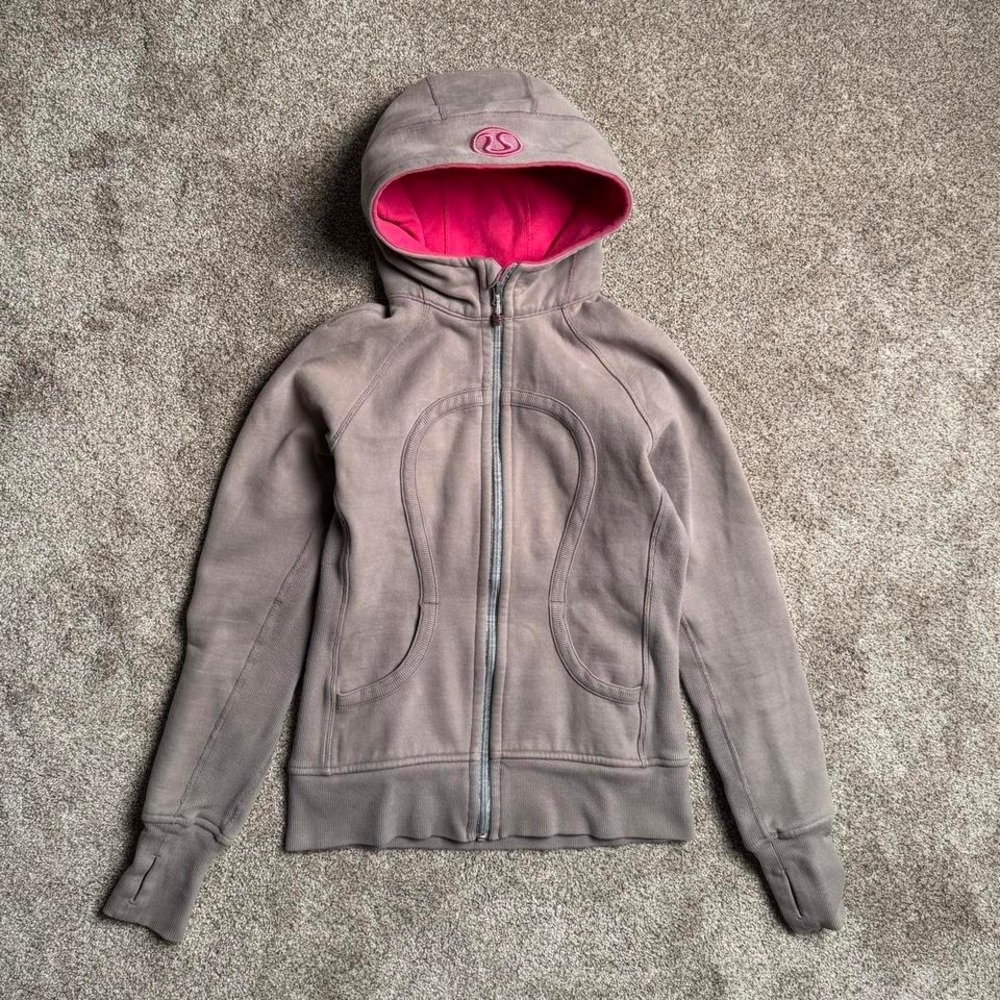 LULULEMON "ELEPHANT GREY" SCUBA HOODIE